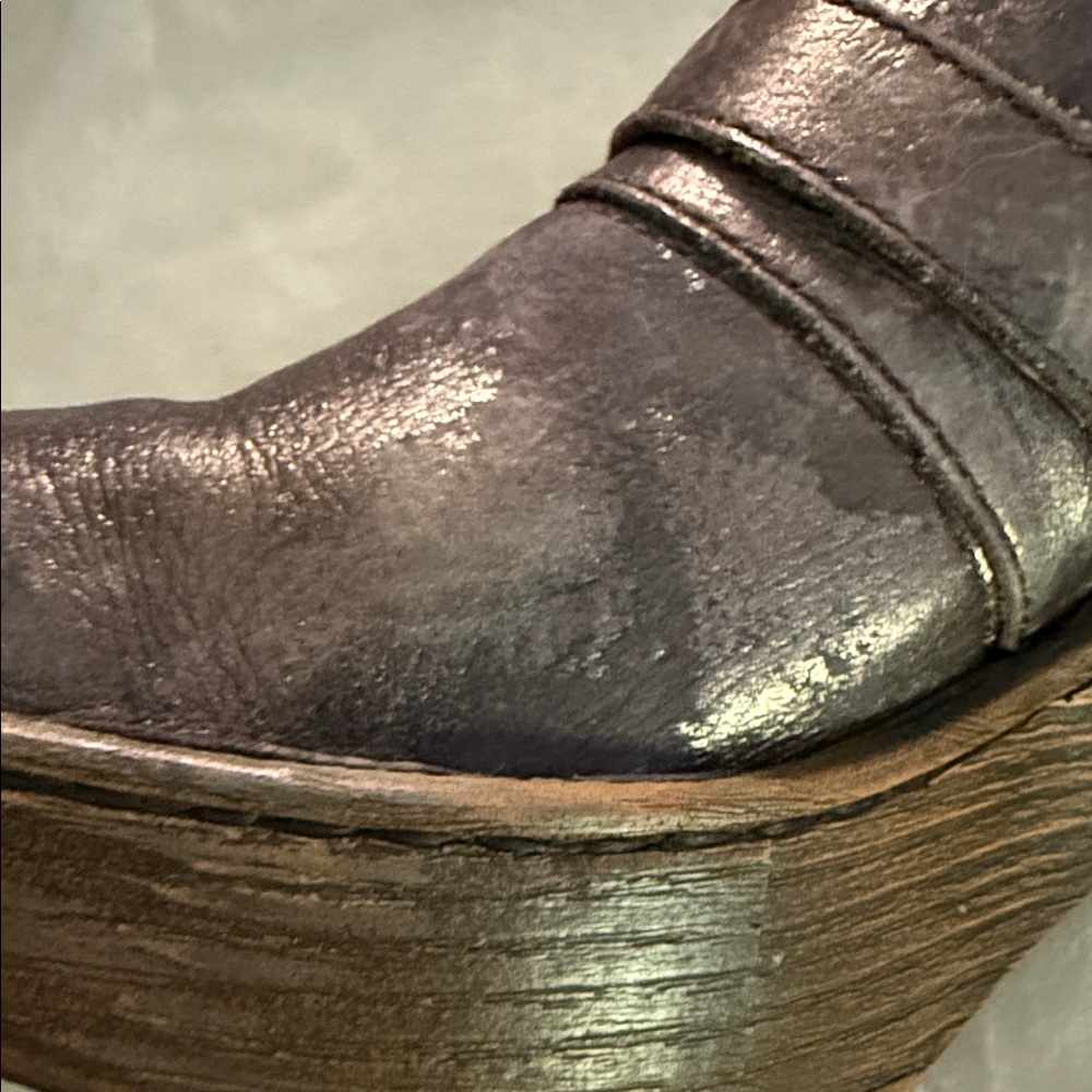 Born Metallic Gray Haddon Clog 🗝️ - Picture 6 of 6